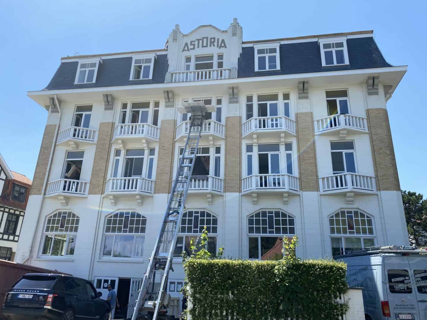 glasbewassing en opleveringsschoonmaak hotel astoria in de haan door kuism