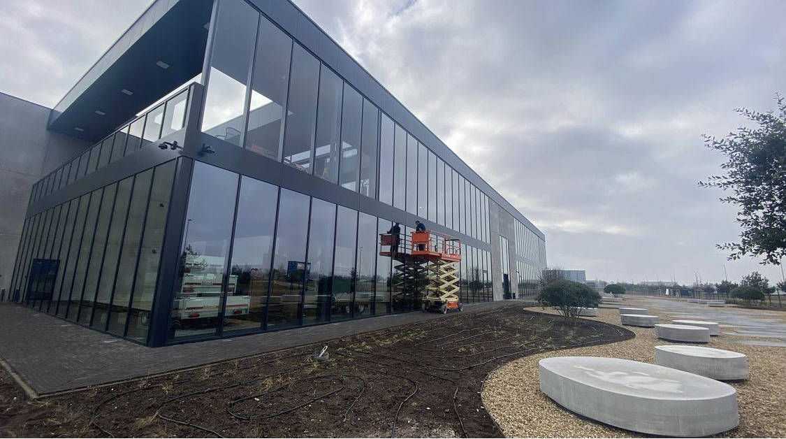 professionele schoonmaak bij eduard trailers factory door kuism